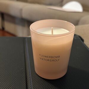 Viktor & Rolf Flowerbomb Soft Pink Candle